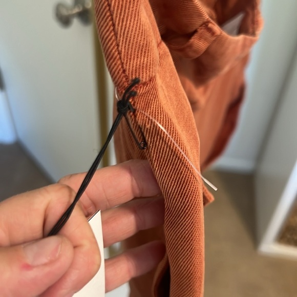 NWT Bella Dahl Sedona Rolled Cuff Utility Shorts Mid-Rise Relaxed Rust Orange 32 - Picture 5 of 5